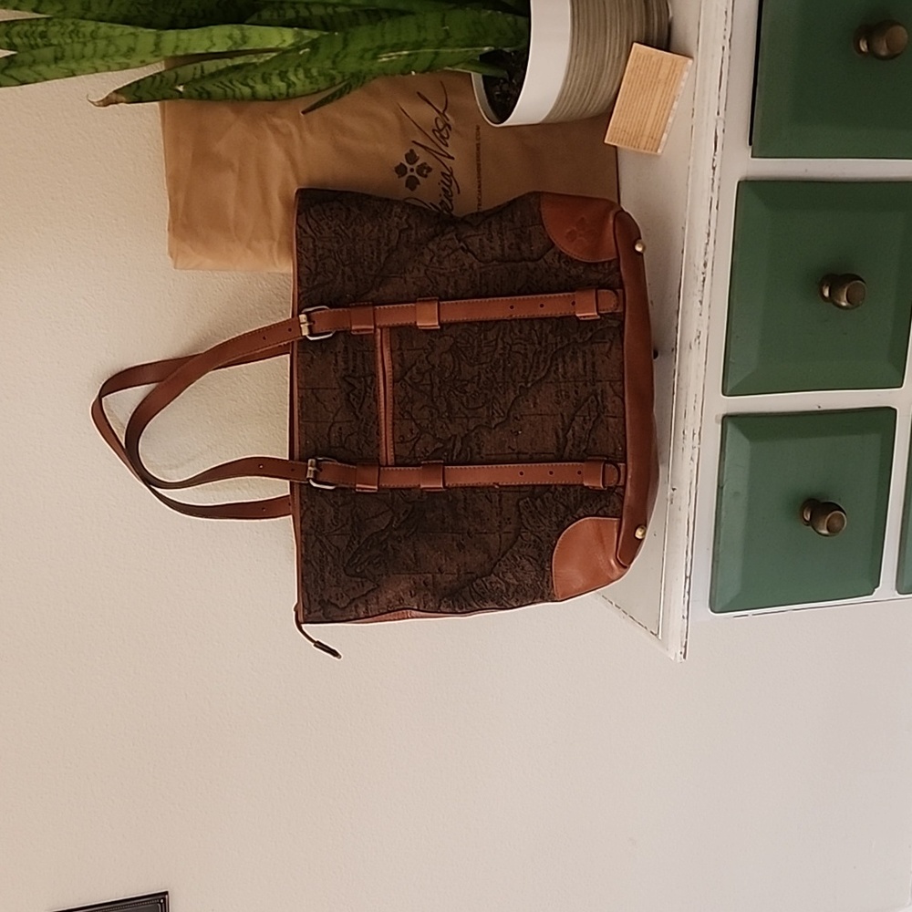 Patricia Nash Beautiful Brown/tan tote